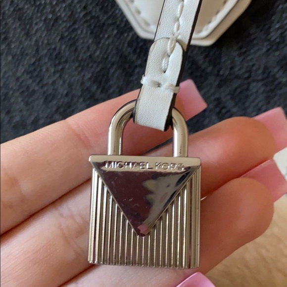 Michael Kors Purse - Picture 4 of 6